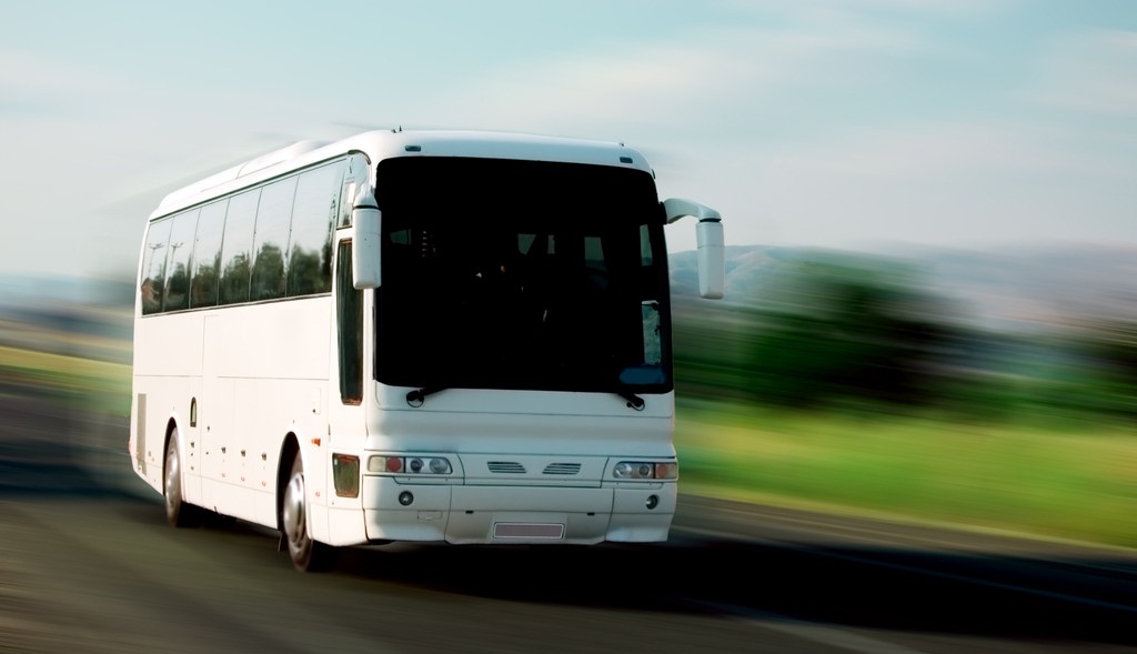 Partir en vacances : pourquoi ne pas y aller en autocar ?